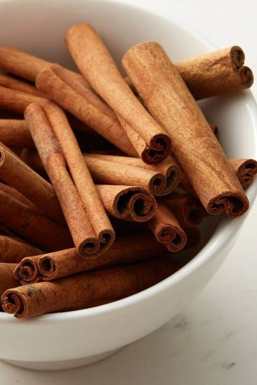 Premium Cinnamon Sticks – Aromatic & Naturally Sourced